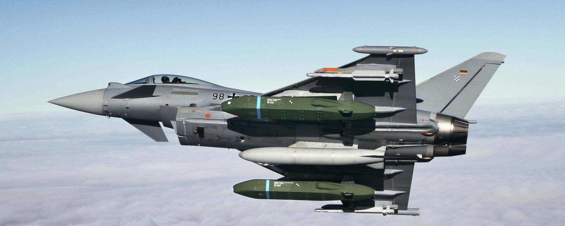 Eurofighter Typhoon Flight tests with Taurus KEPD 350 missile - Sputnik International, 1920, 31.05.2025