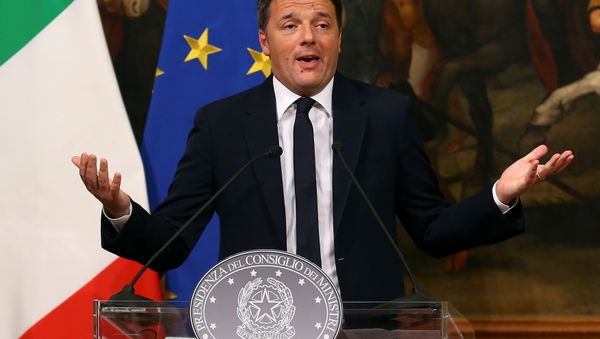 Italian Prime Minister Matteo Renzi speaks during a media conference after a referendum on constitutional reform at Chigi palace in Rome, Italy, December 5, 2016. Italian Prime Minister Matteo Renzi speaks during a media conference after a referendum on constitutional reform at Chigi palace in Rome, Italy, December 5, 2016. - Sputnik International