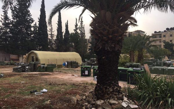 Militants shelled a mobile Russian hospital in Aleppo, killing a female paramedic and wounding two doctors. Militants shelled a mobile Russian hospital in Aleppo, killing a female paramedic and wounding two doctors. - Sputnik International