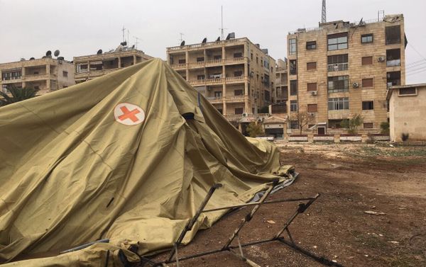 Militants shelled a mobile Russian hospital in Aleppo, killing a female paramedic and wounding two doctors. Militants shelled a mobile Russian hospital in Aleppo, killing a female paramedic and wounding two doctors. - Sputnik International