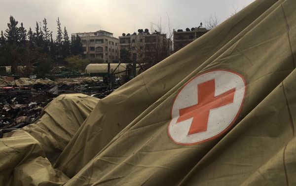 Militants shelled a mobile Russian hospital in Aleppo, killing a female paramedic and wounding two doctors. Militants shelled a mobile Russian hospital in Aleppo, killing a female paramedic and wounding two doctors. - Sputnik International