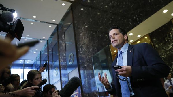 Anthony Scaramucci, a member of President-elect Donald Trump's transition team executive committee, and founder and Co-Managing Partner of investment firm SkyBridge Capital, talks with media at Trump Tower, Thursday, Nov. 17, 2016, in New York - Sputnik International