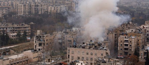 Smoke rises near Bustan al-Qasr crossing point in a government controlled area, during clashes with rebels in Aleppo, Syria December 5, 2016. Smoke rises near Bustan al-Qasr crossing point in a government controlled area, during clashes with rebels in Aleppo, Syria December 5, 2016. - Sputnik International