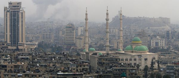Smoke rises after strikes on Aleppo, Syria December 5, 2016. Smoke rises after strikes on Aleppo, Syria December 5, 2016. - Sputnik International