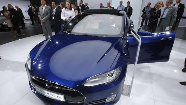 A Tesla Model S is on display on the first press day of the Frankfurt Auto Show IAA in Frankfurt, Germany - Sputnik International