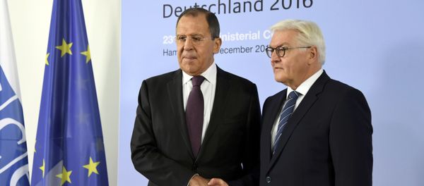 German Foreign Minister Frank-Walter Steinmeier (R) welcomes his Russian counterpart Sergey Lavrov at the 23rd OSCE Ministerial Council organized by Germany's OSCE Chairmanship in Hamburg, Germany December 8, 2016 - Sputnik International