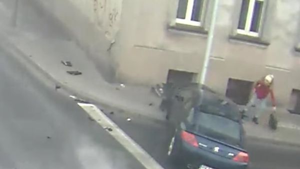 Street Lamp Saves Woman’s Life - Sputnik International