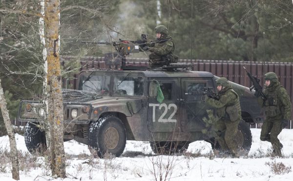 Soldiers take part in the NATO military exercise 'Iron Sword 2016' at a training range in Pabrade, north of the capital Vilnius, Lithuania on Friday, Dec. 2, 2016. The US and NATO have beefed up their presence throughout Eastern Europe significantly over the past two years following the outbreak of the crisis in Ukraine. Soldiers take part in the NATO military exercise 'Iron Sword 2016' at a training range in Pabrade, north of the capital Vilnius, Lithuania on Friday, Dec. 2, 2016. The US and NATO have beefed up their presence throughout Eastern Europe significantly over the past two years following the outbreak of the crisis in Ukraine. - Sputnik International
