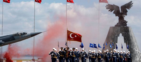 Newly graduated air force cadets march during their graduation ceremony at the Air Force war academy in Istanbul, Turkey, August 31, 2009. - Sputnik International