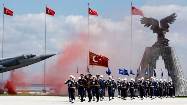 Newly graduated air force cadets march during their graduation ceremony at the Air Force war academy in Istanbul, Turkey, August 31, 2009. Newly graduated air force cadets march during their graduation ceremony at the Air Force war academy in Istanbul, Turkey, August 31, 2009. - Sputnik International
