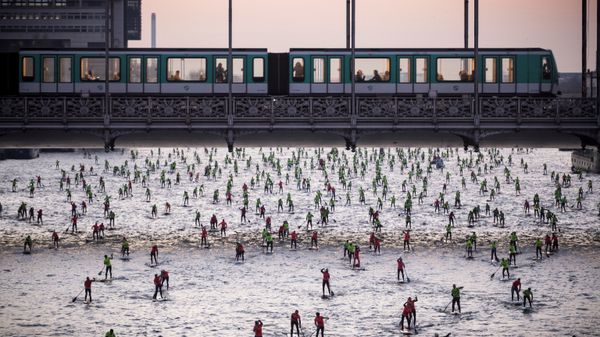 Гонка по серфингу с веслом Nautic SUP Crossing в Париже - Sputnik International