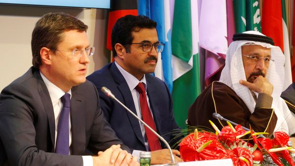 (L-R) Russia's Energy Minister Alexander Novak, OPEC President and Qatar's Energy Minister Mohammed al-Sada and Saudi Arabia's Energy Minister Khalid al-Falih address a news conference after a meeting of the Organization of the Petroleum Exporting Countries (OPEC) in Vienna, Austria, December 10, 2016 (L-R) Russia's Energy Minister Alexander Novak, OPEC President and Qatar's Energy Minister Mohammed al-Sada and Saudi Arabia's Energy Minister Khalid al-Falih address a news conference after a meeting of the Organization of the Petroleum Exporting Countries (OPEC) in Vienna, Austria, December 10, 2016 - Sputnik International