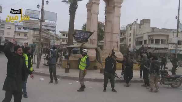 White Helmets, seen here celebrating with Nusra extremists - Sputnik International