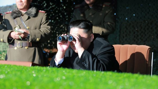 North Korean leader Kim Jong Un guides the combat drill of the service personnel of the special operation battalion of KPA Unit 525 in this undated photo released by North Korea's Korean Central News Agency (KCNA) in Pyongyang on December 11, 2016 - Sputnik International