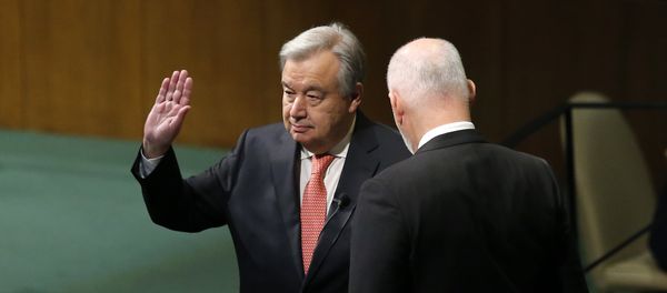 Antonio Guterres (L) is sworn in as UN secretary general during the Oath of office of the Secretary-General December 12, 2016 at the United Nations in New York - Sputnik International