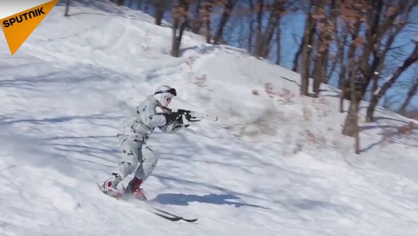 Russian Military Intelligence Forces Take Part in Mountain Skiing - Sputnik International