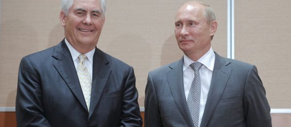 Rex Tillerson and Vladimir Putin - Sputnik International