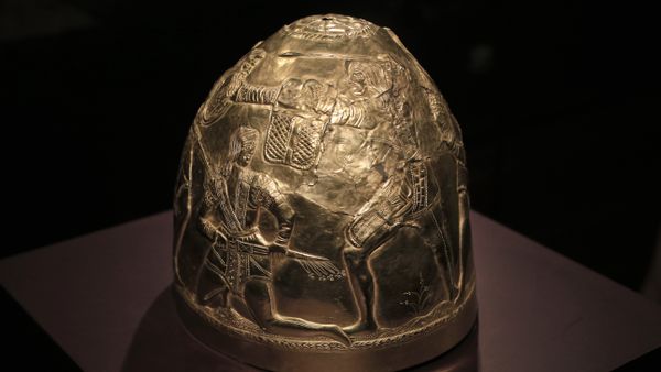 A Scythian gold helmet from the fourth century B.C. is displayed as part of the exhibit called The Crimea - Gold and Secrets of the Black Sea, at Allard Pierson historical museum in Amsterdam Friday April 4, 2014 A Scythian gold helmet from the fourth century B.C. is displayed as part of the exhibit called The Crimea - Gold and Secrets of the Black Sea, at Allard Pierson historical museum in Amsterdam Friday April 4, 2014 - Sputnik International