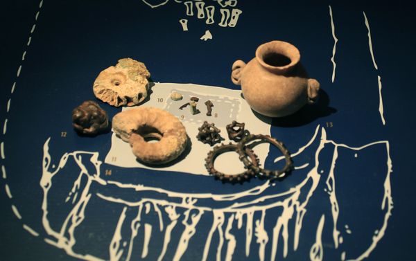 A grave inventory of a Late-Scythian elite woman from the first century A.D., is displayed as part of the exhibit called The Crimea - Gold and Secrets of the Black Sea, at Allard Pierson historical museum in Amsterdam Friday A grave inventory of a Late-Scythian elite woman from the first century A.D., is displayed as part of the exhibit called The Crimea - Gold and Secrets of the Black Sea, at Allard Pierson historical museum in Amsterdam Friday - Sputnik International