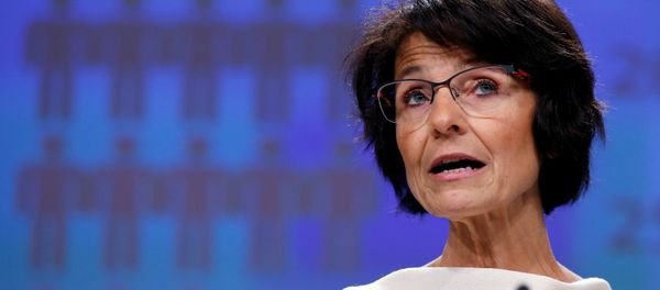 European Employment, Social Affairs, Skills and Labour Mobility Commissioner Marianne Thyssen addresses a news conference at the EU Commission headquarters in Brussels, Belgium, November 16, 2016. - Sputnik International