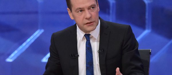 Prime Minister Dmitry Medvedev gives interview to Russian TV channels Prime Minister Dmitry Medvedev gives interview to Russian TV channels - Sputnik International