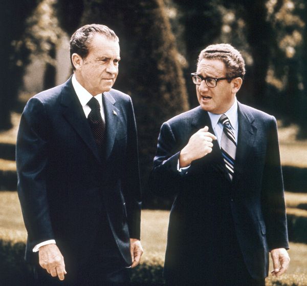 US Special Advisor Henry Kissinger (D) with President Richard Nixon in May 1972 in Vienna. (File) - Sputnik International