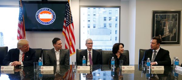 U.S. President-elect Donald Trump sits with PayPal co-founder and Facebook board member Peter Thiel, Apple Inc CEO Tim Cook, Oracle CEO Safra Catz and Tesla Chief Executive Elon Musk during a meeting with technology leaders at Trump Tower in New York U.S., December 14, 2016. U.S. President-elect Donald Trump sits with PayPal co-founder and Facebook board member Peter Thiel, Apple Inc CEO Tim Cook, Oracle CEO Safra Catz and Tesla Chief Executive Elon Musk during a meeting with technology leaders at Trump Tower in New York U.S., December 14, 2016. - Sputnik International