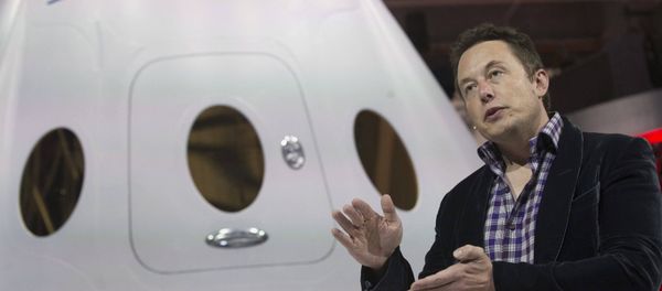 SpaceX CEO Elon Musk speaks after unveiling the Dragon V2 spacecraft in Hawthorne, California, US on May 29, 2014. SpaceX CEO Elon Musk speaks after unveiling the Dragon V2 spacecraft in Hawthorne, California, US on May 29, 2014. - Sputnik International