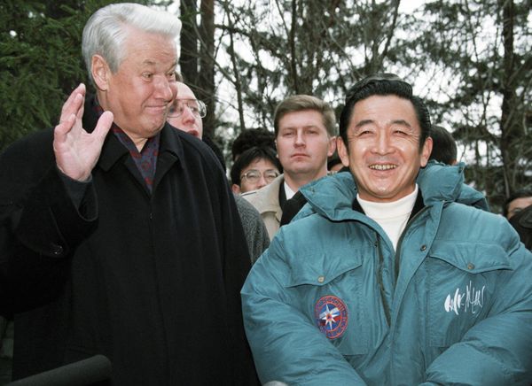 Russian President Boris Yeltsin and Japanese Prime Minister Ryutaro Hashimoto during an informal meeting at the residence of Sosna, 1997 Russian President Boris Yeltsin and Japanese Prime Minister Ryutaro Hashimoto during an informal meeting at the residence of Sosna, 1997 - Sputnik International