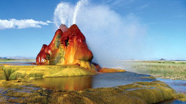 Fly Geyser in the Black Rock Desert, Nevada - Sputnik International