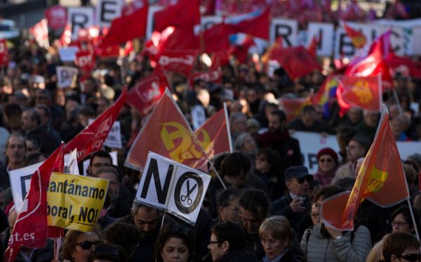 People march during a protest called by the main union against the government's austerity and social measures in Madrid, Spain December 18, 2016 - Sputnik International