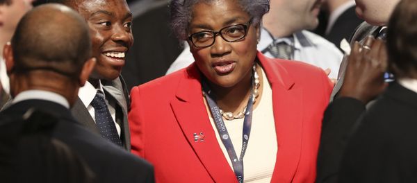 Democratic party chairperson Donna Brazile talks with audience members before the debate between Republican vice-presidential nominee Gov. Mike Pence and Democratic vice-presidential nominee Sen. Tim Kaine at Longwood University in Farmville, Va., Tuesday, Oct. 4, 2016. Democratic party chairperson Donna Brazile talks with audience members before the debate between Republican vice-presidential nominee Gov. Mike Pence and Democratic vice-presidential nominee Sen. Tim Kaine at Longwood University in Farmville, Va., Tuesday, Oct. 4, 2016. - Sputnik International