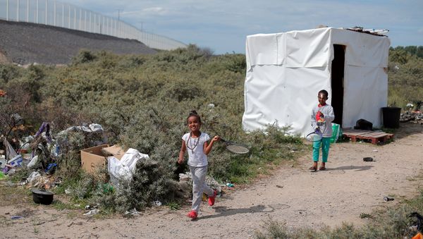 Children play in a makeshift migrant camp known as the Jungle, in Calais, northern France, Wednesday, July 29, 2015 Children play in a makeshift migrant camp known as the Jungle, in Calais, northern France, Wednesday, July 29, 2015 - Sputnik International