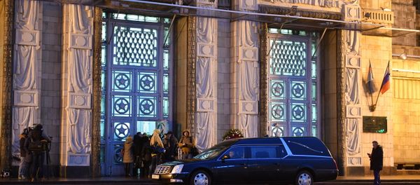A funeral car at the entrance to the Russian Foreign Ministry building in Moscow - Sputnik International