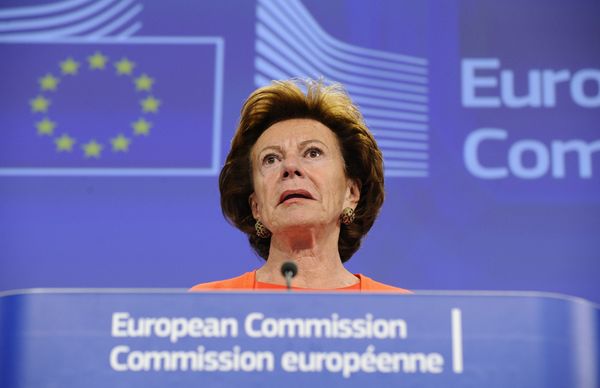 Europe's Digital Agenda commissioner Neelie Kroes talks on the New lower roaming rates coming into effect on July 1 during a press conference at the EU headquarters in Brussels on June 30, 2014 Europe's Digital Agenda commissioner Neelie Kroes talks on the New lower roaming rates coming into effect on July 1 during a press conference at the EU headquarters in Brussels on June 30, 2014 - Sputnik International