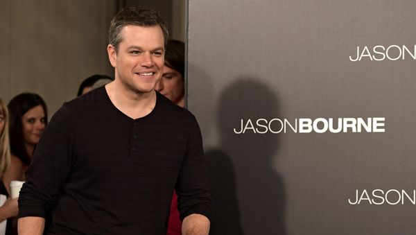 US actor Matt Damon arrives to receive a football and jersey from Club Atletico de Madrid during a promotional event for - Sputnik International