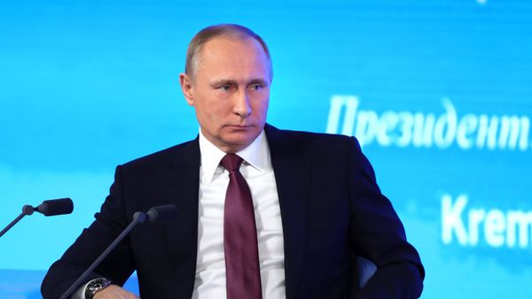 Russian President Vladimir Putin attends his annual end-of-year news conference in Moscow, Russia - Sputnik International