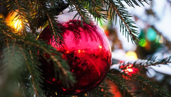 Christmas tree decorations at the GUM-Fair on the Red Square in Moscow Christmas tree decorations at the GUM-Fair on the Red Square in Moscow - Sputnik International