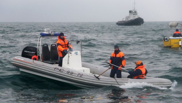 A rescue operation on the Black Sea coast at the crash site of Russian Defense Ministry's TU-154 aircraft - Sputnik International