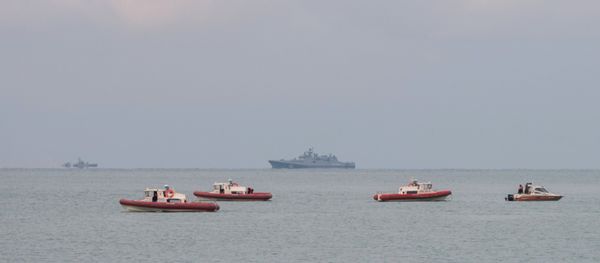A search operation near the Black Sea coast where a Tu-154 plane of the Russian Ministry of Defense crashed near Sochi A search operation near the Black Sea coast where a Tu-154 plane of the Russian Ministry of Defense crashed near Sochi - Sputnik International