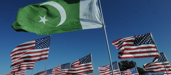The flag of Pakistan and American flags (File) The flag of Pakistan and American flags (File) - Sputnik International