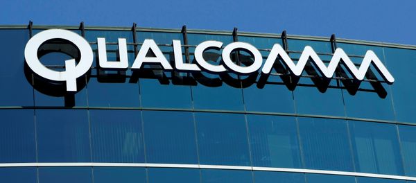 The logo of chipmaker Qualcomm Inc is pictured on its building in San Diego, California, U.S. July 22, 2008 - Sputnik International