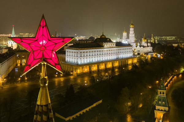 The star atop the Vodovzvodnaya Tower of the Moscow Kremlin. Right: the Grand Kremlin Palace, and the Church of St. John Climacus the Ivan the Great Bell Tower The star atop the Vodovzvodnaya Tower of the Moscow Kremlin. Right: the Grand Kremlin Palace, and the Church of St. John Climacus the Ivan the Great Bell Tower - Sputnik International