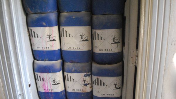 Canisters found at a terrorist chemical weapons factory in Aleppo - Sputnik International