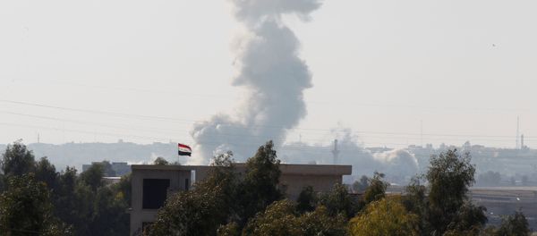 Smoke rises from clashes with Islamic State militants, north of Mosul, Iraq, December 29, 2016 - Sputnik International