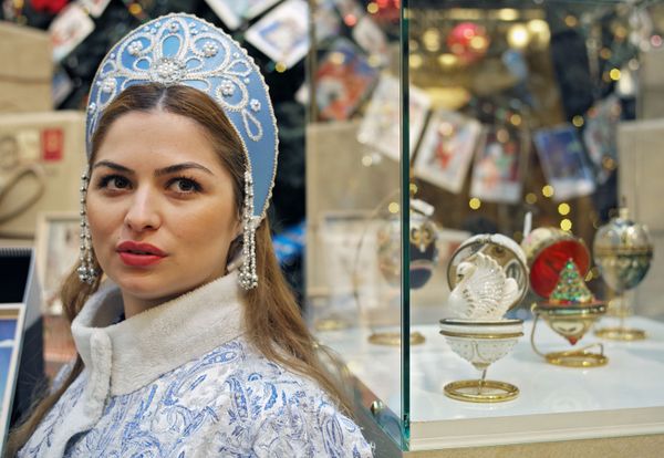 Russian Snow Maidens VS Santa Girls - Sputnik International