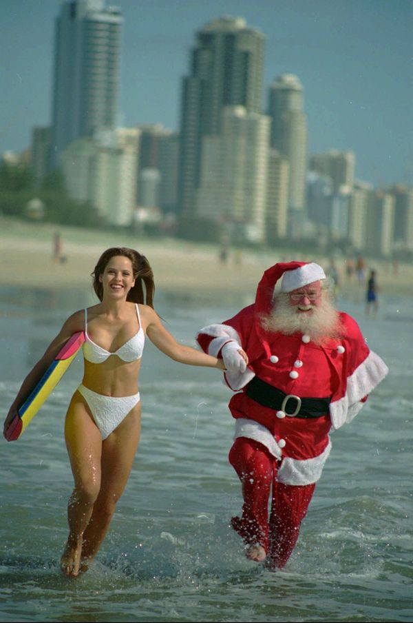 Russian Snow Maidens VS Santa Girls - Sputnik International