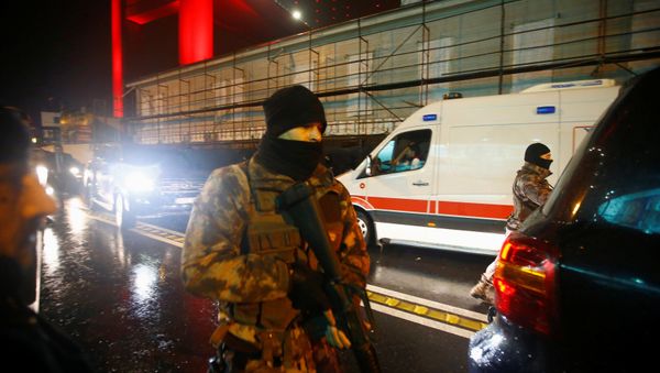 Police secure an area near an Istanbul nightclub, following a gun attack, Turkey, January 1, 2017. - Sputnik International