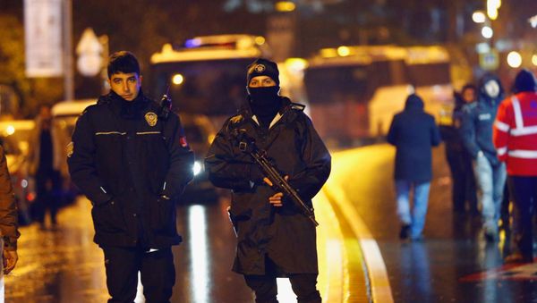 Police secure an area near an Istanbul nightclub, following a gun attack, Turkey, January 1, 2017 - Sputnik International