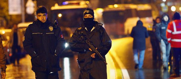 Police secure an area near an Istanbul nightclub, following a gun attack, Turkey, January 1, 2017 - Sputnik International